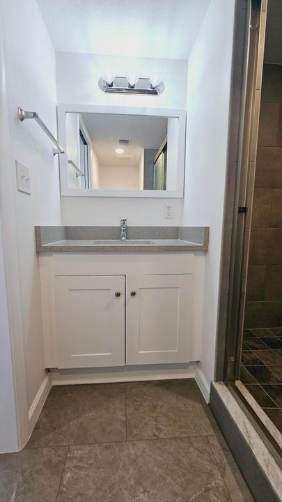 For Rent: $2,175 (3 beds, 2 baths, 800 Square Feet)