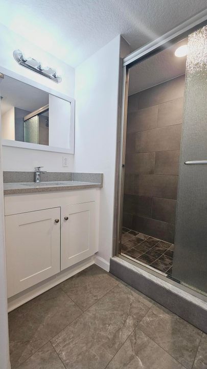 For Rent: $2,175 (3 beds, 2 baths, 800 Square Feet)