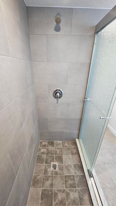 For Rent: $2,175 (3 beds, 2 baths, 800 Square Feet)