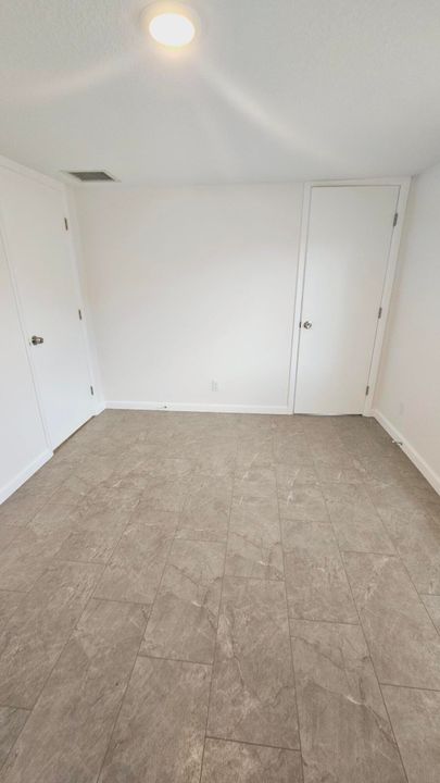 For Rent: $2,175 (3 beds, 2 baths, 800 Square Feet)