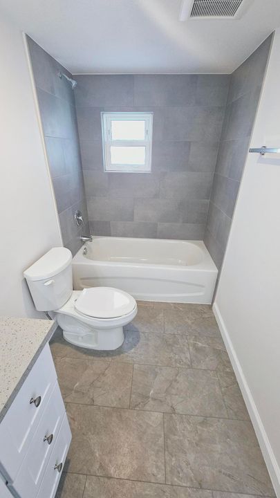 For Rent: $2,175 (3 beds, 2 baths, 800 Square Feet)