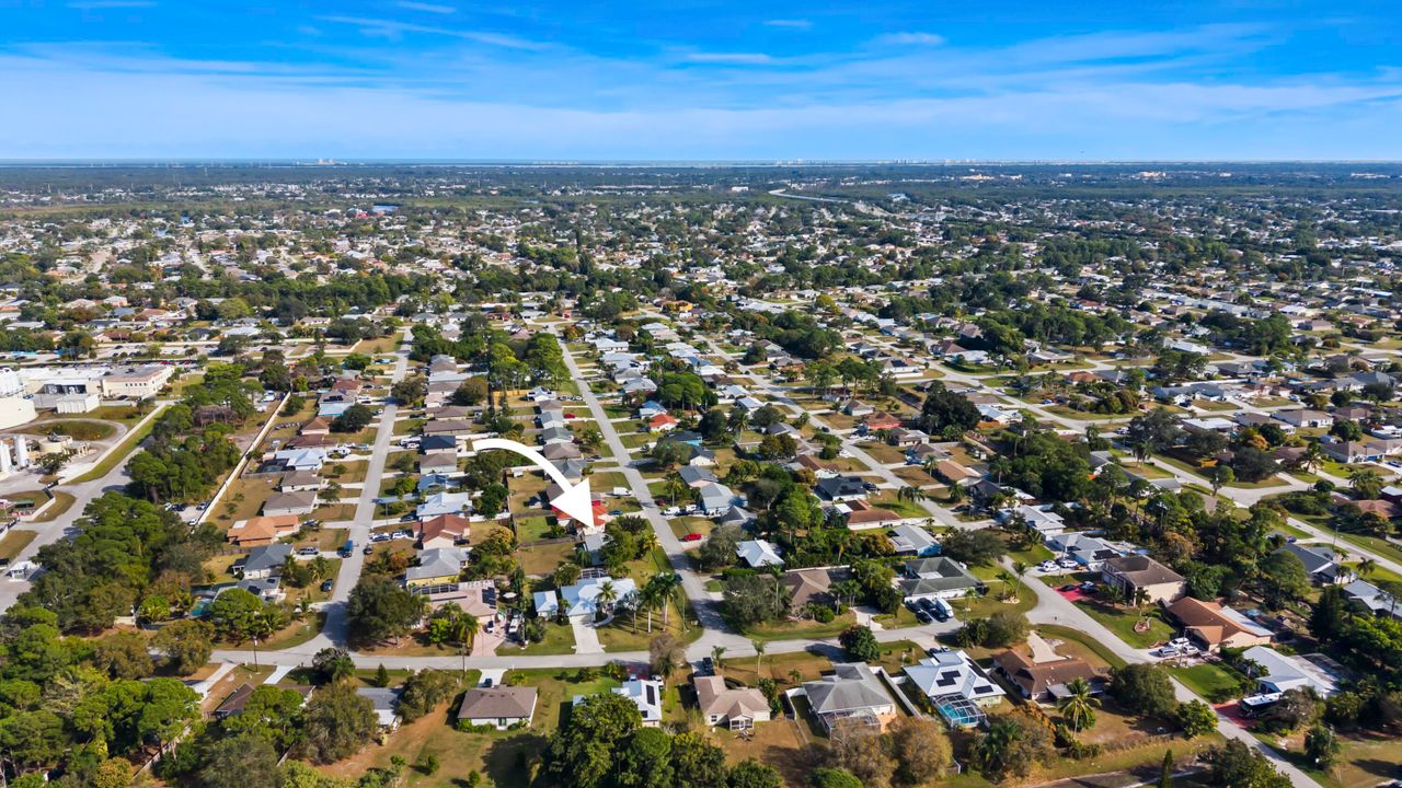 待售: $345,000 (2 贝兹, 2 浴室, 962 平方英尺)