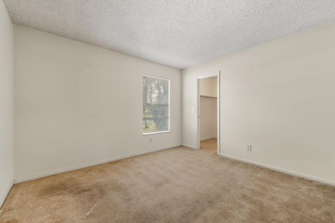 待售: $345,000 (2 贝兹, 2 浴室, 962 平方英尺)