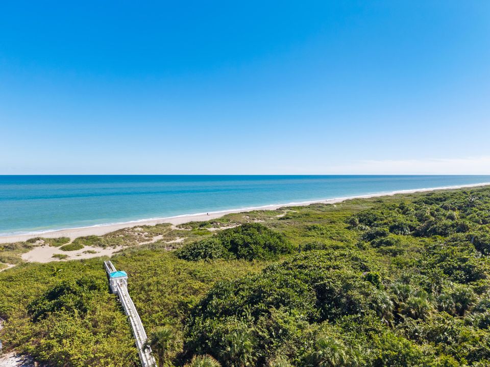 待售: $345,000 (2 贝兹, 2 浴室, 962 平方英尺)