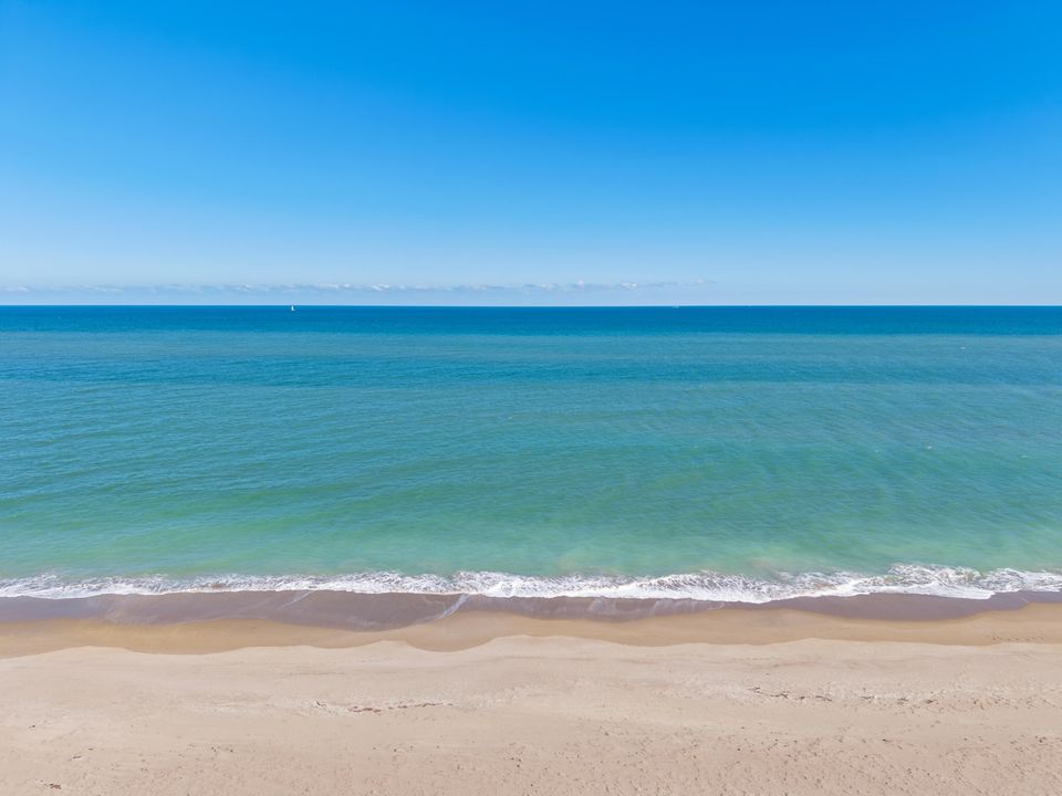 待售: $345,000 (2 贝兹, 2 浴室, 962 平方英尺)