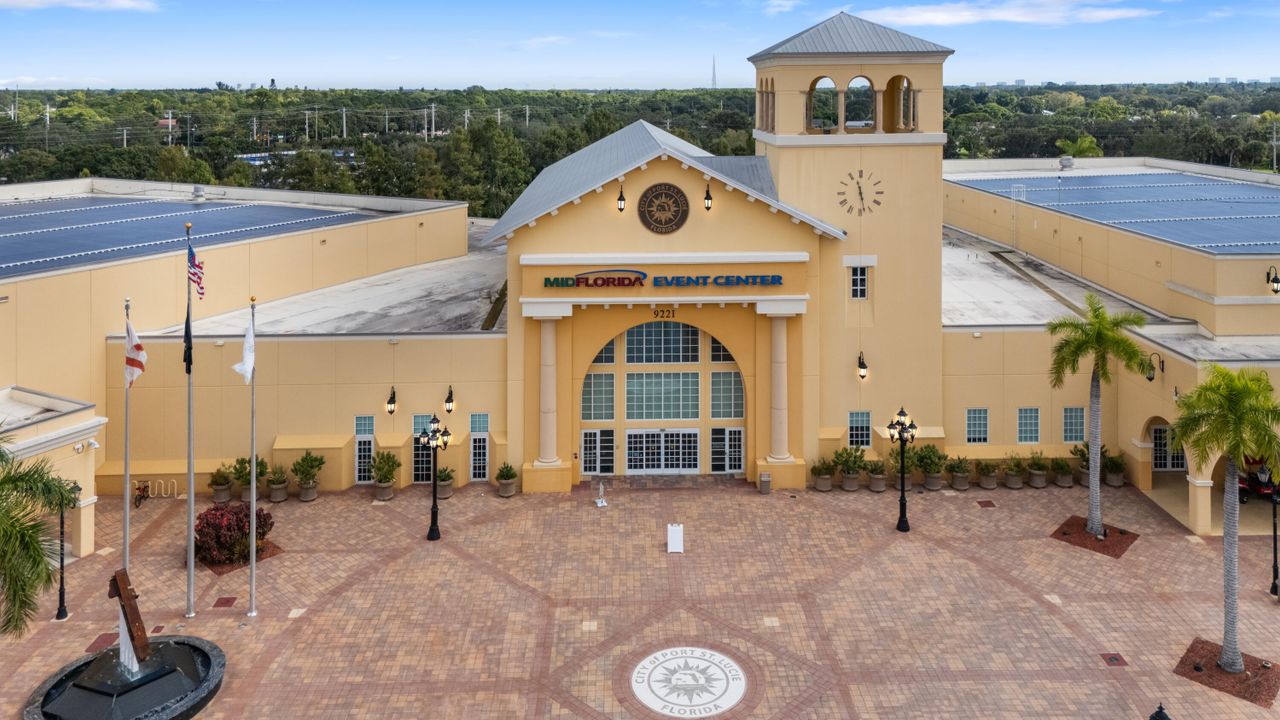 待售: $345,000 (2 贝兹, 2 浴室, 962 平方英尺)