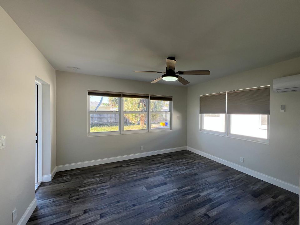 For Sale: $529,900 (3 beds, 2 baths, 1135 Square Feet)