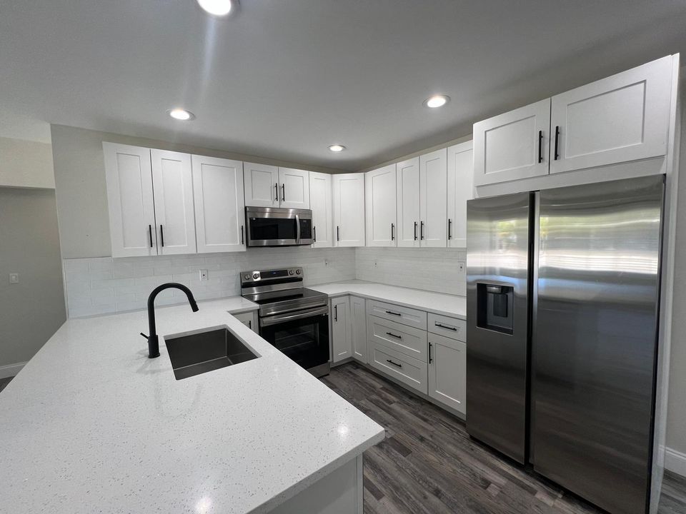 For Sale: $529,900 (3 beds, 2 baths, 1135 Square Feet)