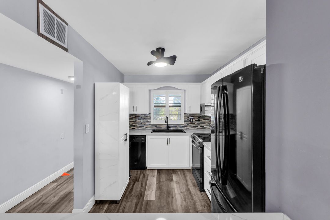 For Sale: $194,500 (2 beds, 2 baths, 986 Square Feet)