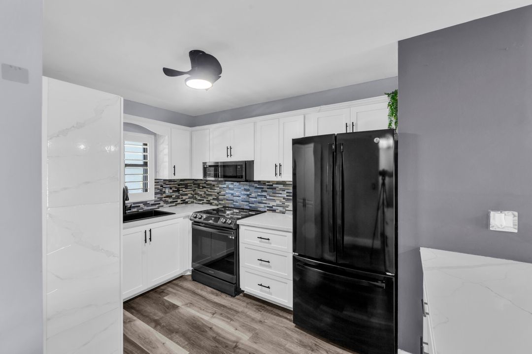 For Sale: $194,500 (2 beds, 2 baths, 986 Square Feet)