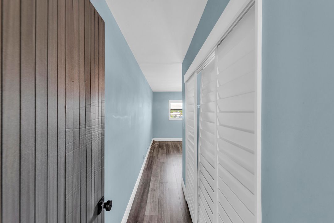 For Sale: $194,500 (2 beds, 2 baths, 986 Square Feet)