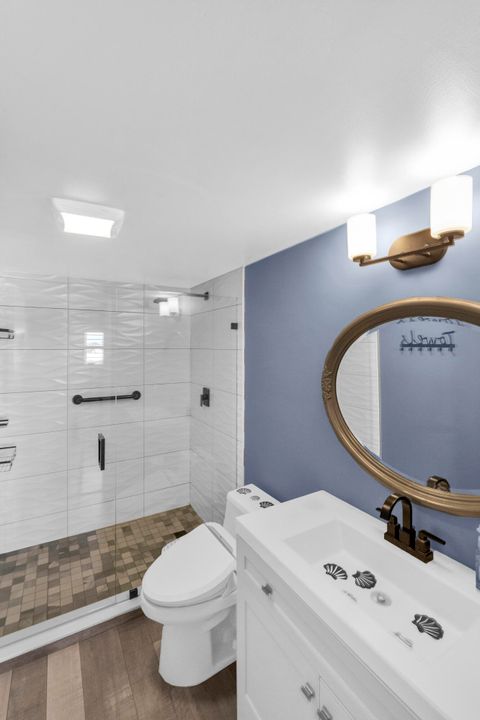 For Sale: $194,500 (2 beds, 2 baths, 986 Square Feet)