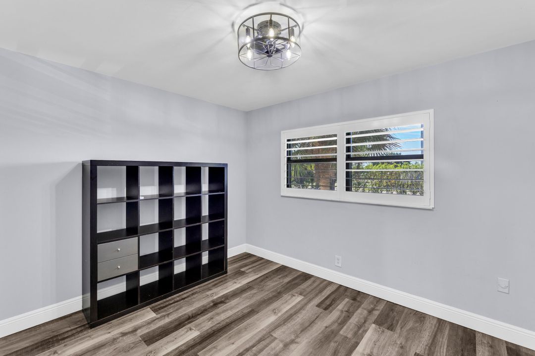 For Sale: $194,500 (2 beds, 2 baths, 986 Square Feet)