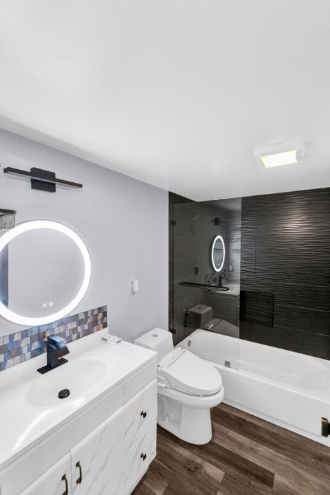 For Sale: $194,500 (2 beds, 2 baths, 986 Square Feet)