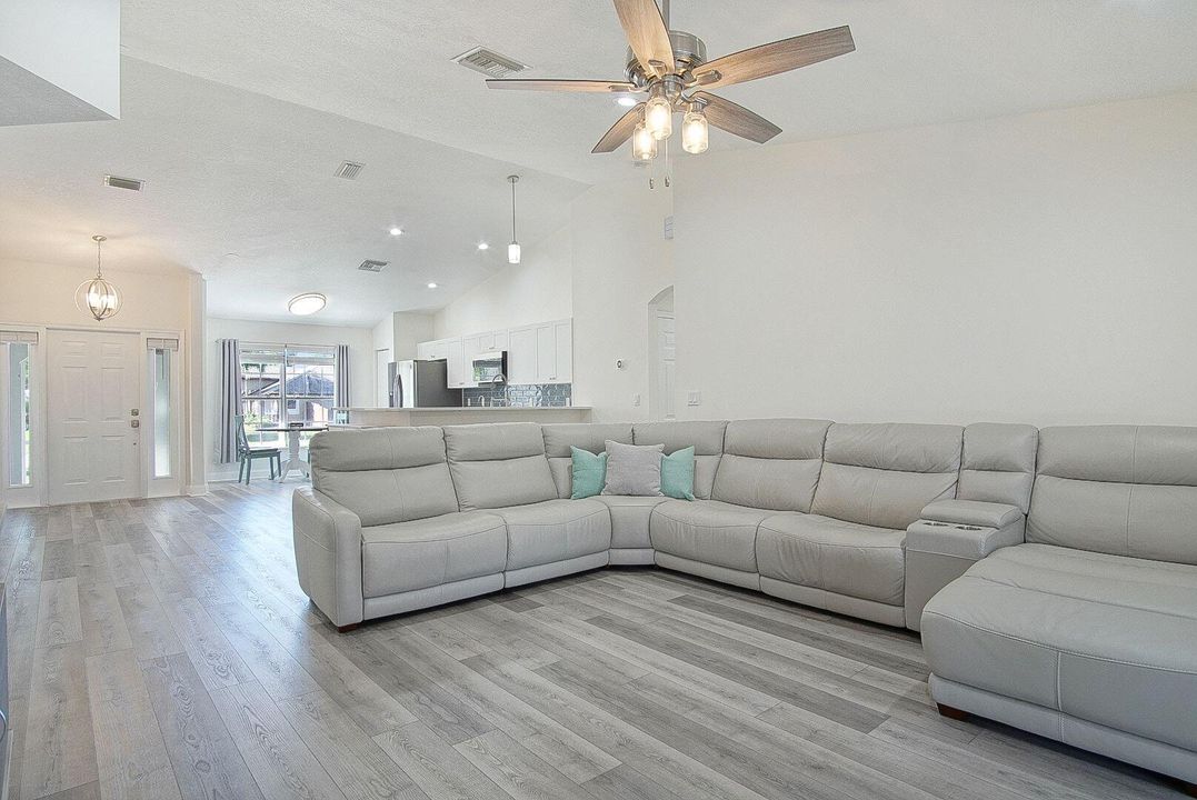 待售: $415,000 (3 贝兹, 2 浴室, 1450 平方英尺)