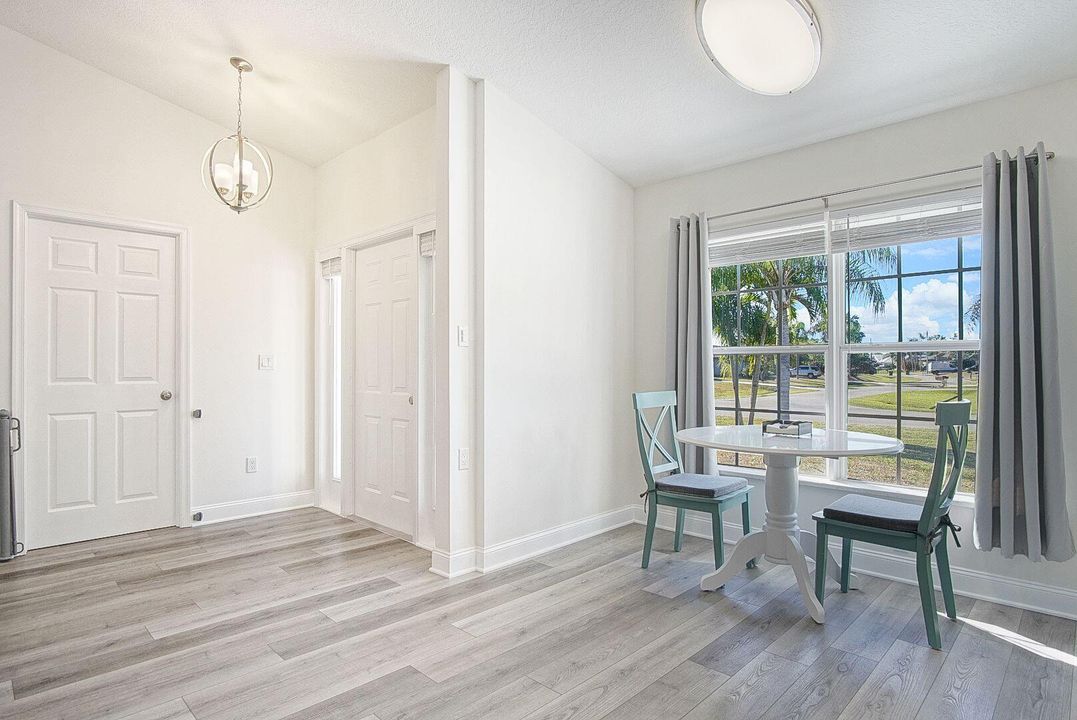 待售: $415,000 (3 贝兹, 2 浴室, 1450 平方英尺)