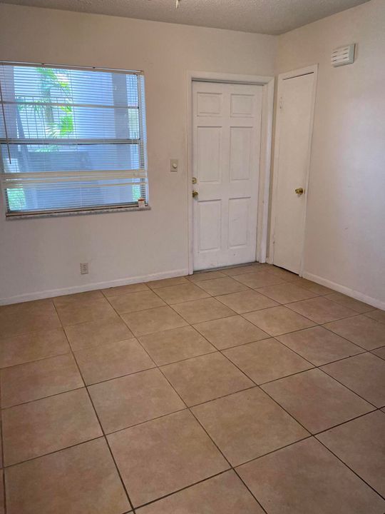 For Sale: $197,000 (2 beds, 2 baths, 1021 Square Feet)