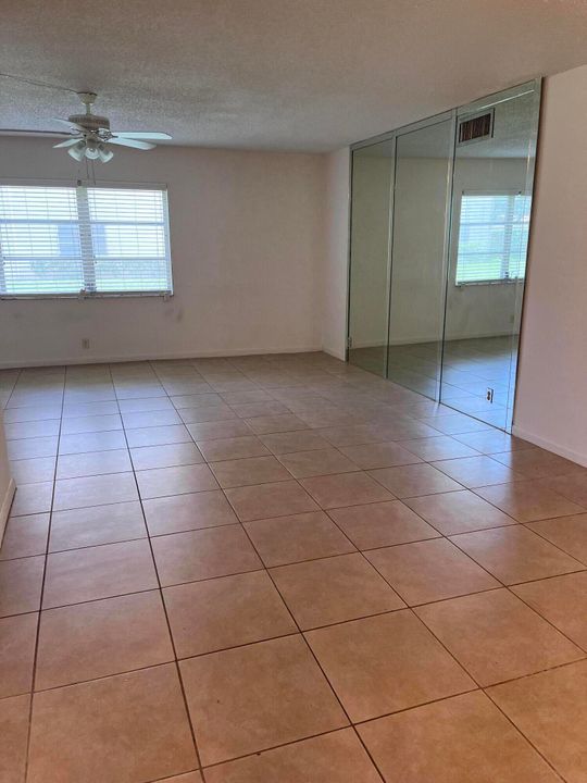 For Sale: $197,000 (2 beds, 2 baths, 1021 Square Feet)