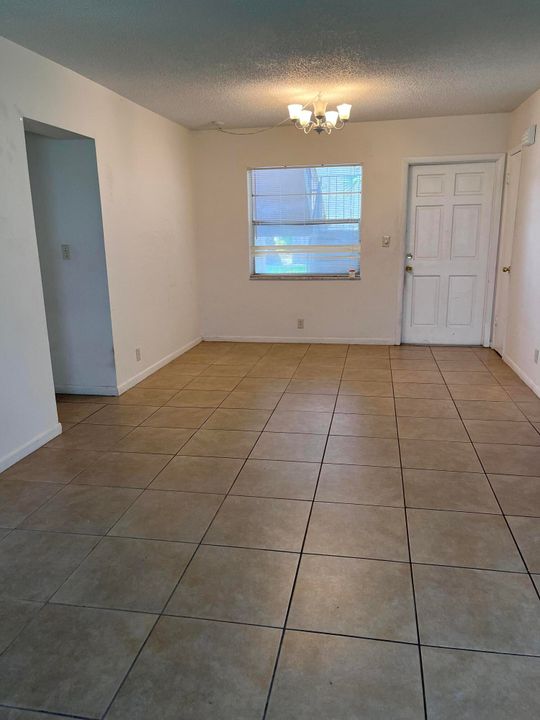 For Sale: $197,000 (2 beds, 2 baths, 1021 Square Feet)
