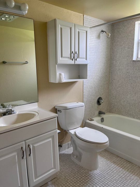 For Sale: $197,000 (2 beds, 2 baths, 1021 Square Feet)