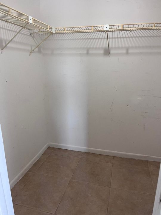 For Sale: $197,000 (2 beds, 2 baths, 1021 Square Feet)