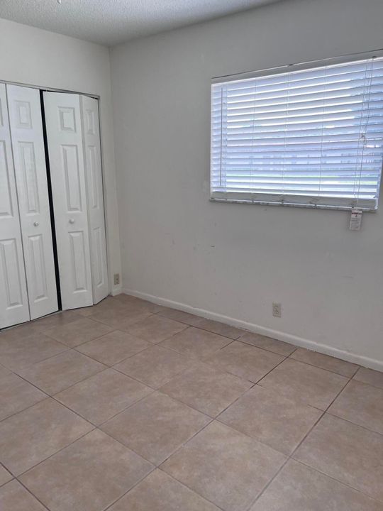 For Sale: $197,000 (2 beds, 2 baths, 1021 Square Feet)