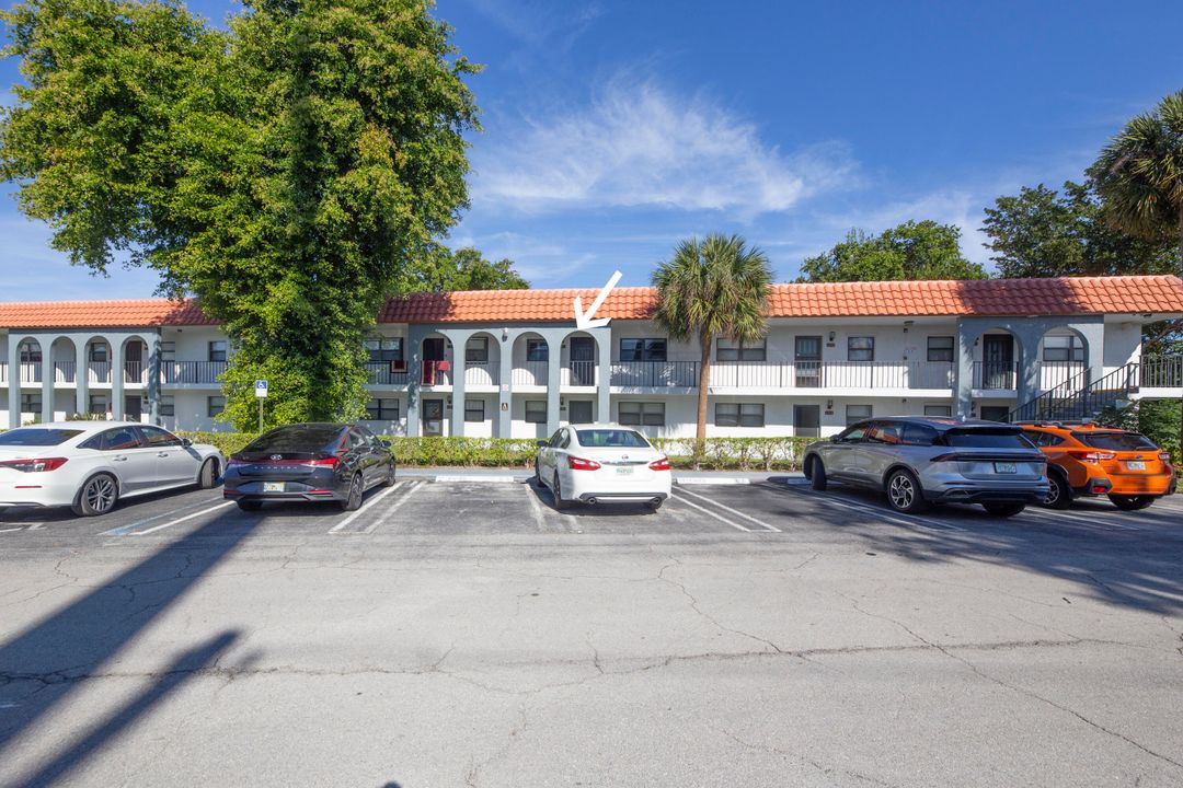 For Sale: $194,500 (2 beds, 2 baths, 986 Square Feet)