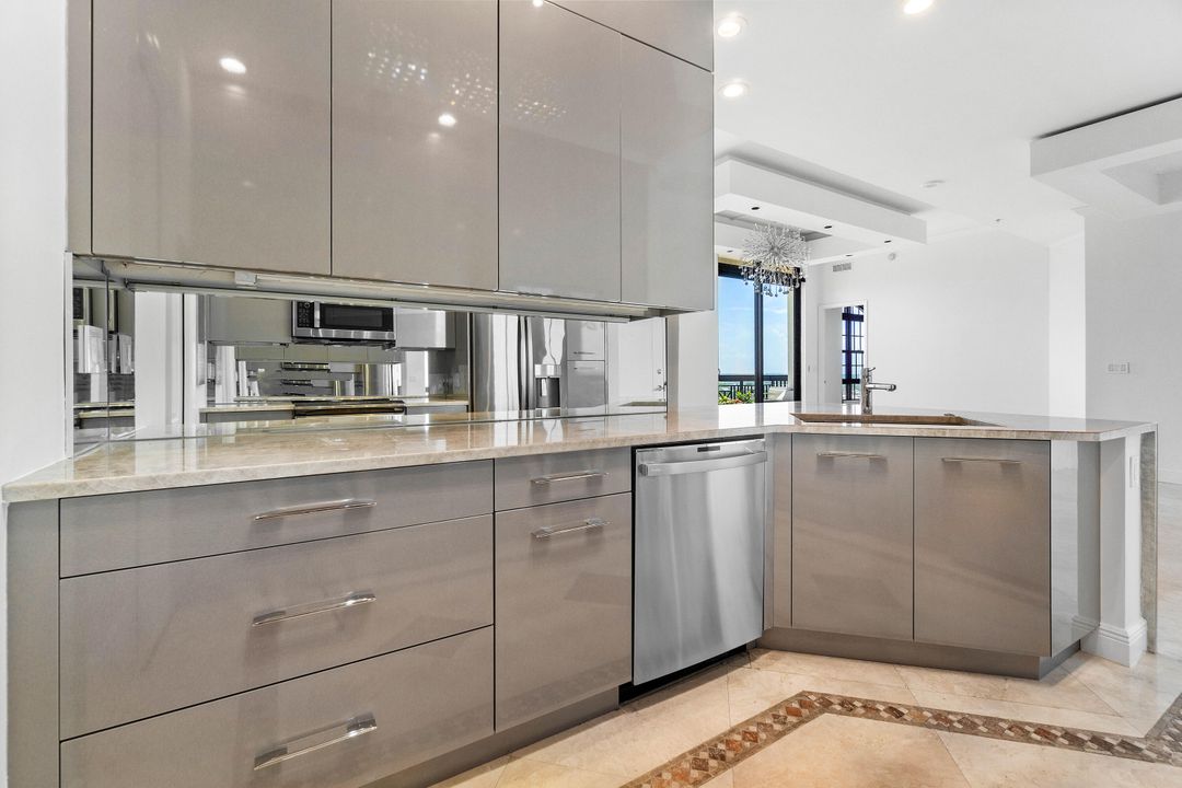 For Sale: $1,750,000 (2 beds, 2 baths, 1509 Square Feet)