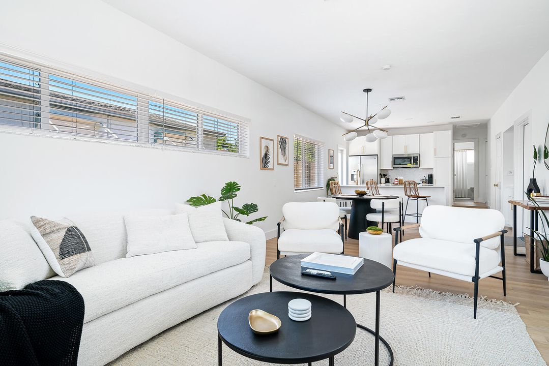 На продажу: $600,000 (3 спален, 2 ванн, 1351 Квадратных фут)