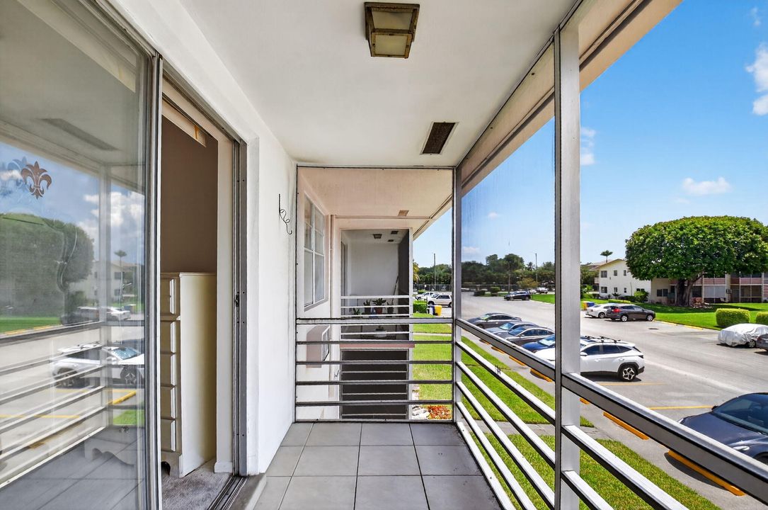 待售: $78,000 (2 贝兹, 1 浴室, 819 平方英尺)