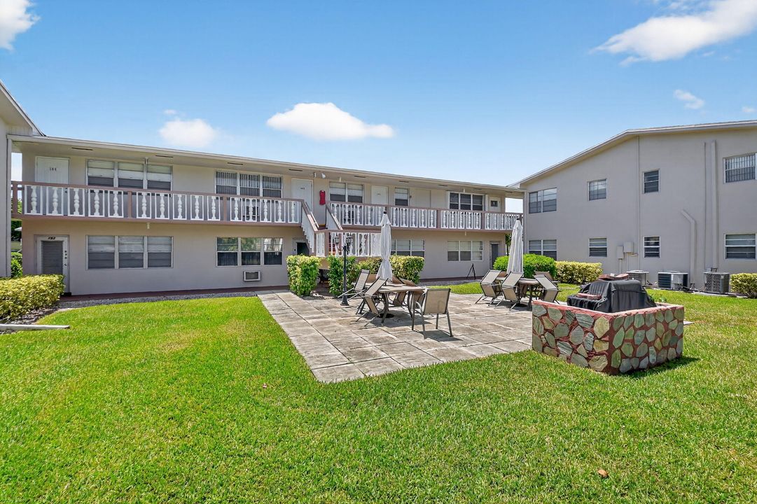 待售: $78,000 (2 贝兹, 1 浴室, 819 平方英尺)