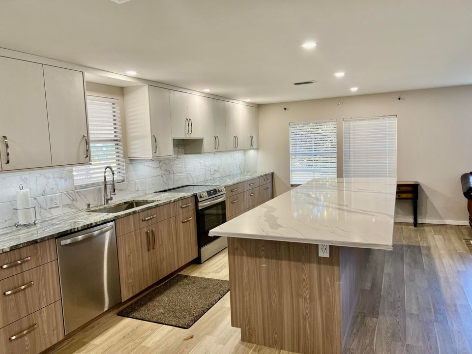 En Venta: $170,000 (2 camas, 2 baños, 1476 Pies cuadrados)