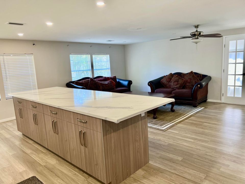 En Venta: $170,000 (2 camas, 2 baños, 1476 Pies cuadrados)