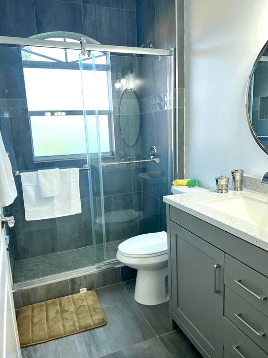 For Rent: $2,200 (3 beds, 2 baths, 1060 Square Feet)