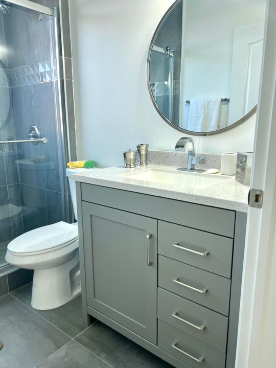 For Rent: $2,200 (3 beds, 2 baths, 1060 Square Feet)