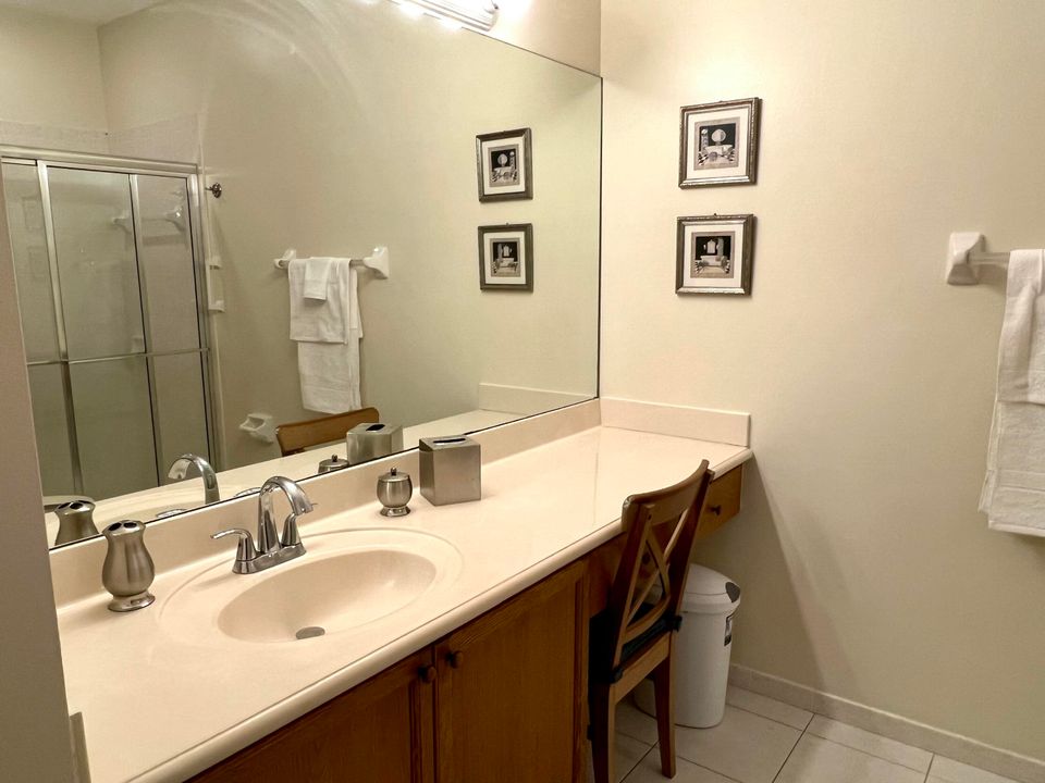 For Rent: $2,200 (3 beds, 2 baths, 1060 Square Feet)