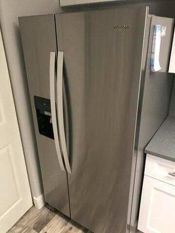 For Rent: $1,950 (1 beds, 1 baths, 819 Square Feet)