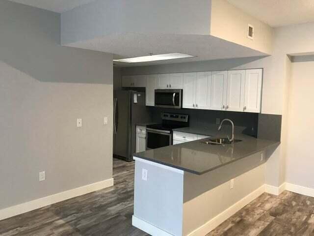 For Rent: $1,950 (1 beds, 1 baths, 819 Square Feet)