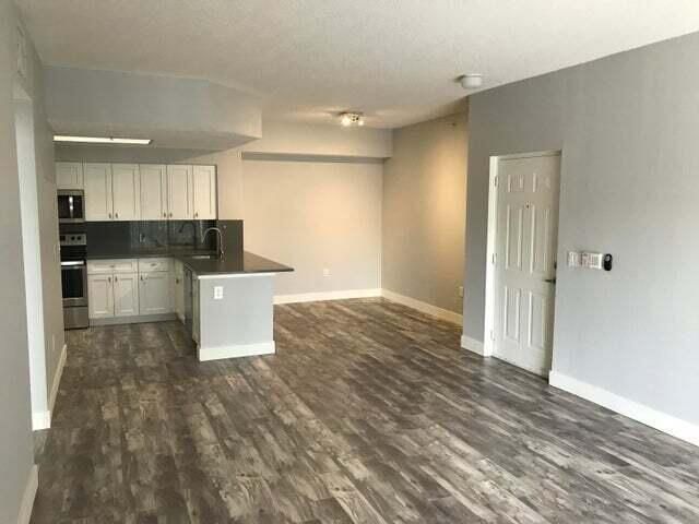 For Rent: $1,950 (1 beds, 1 baths, 819 Square Feet)