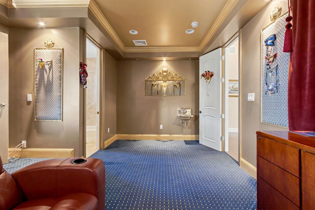 В аренду: $25,000 (5 спален, 6 ванн, 4783 Квадратных фут)