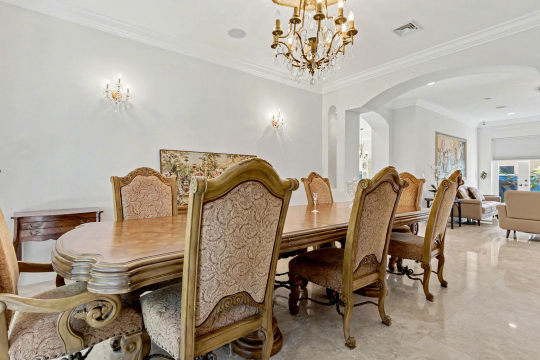 В аренду: $25,000 (5 спален, 6 ванн, 4783 Квадратных фут)