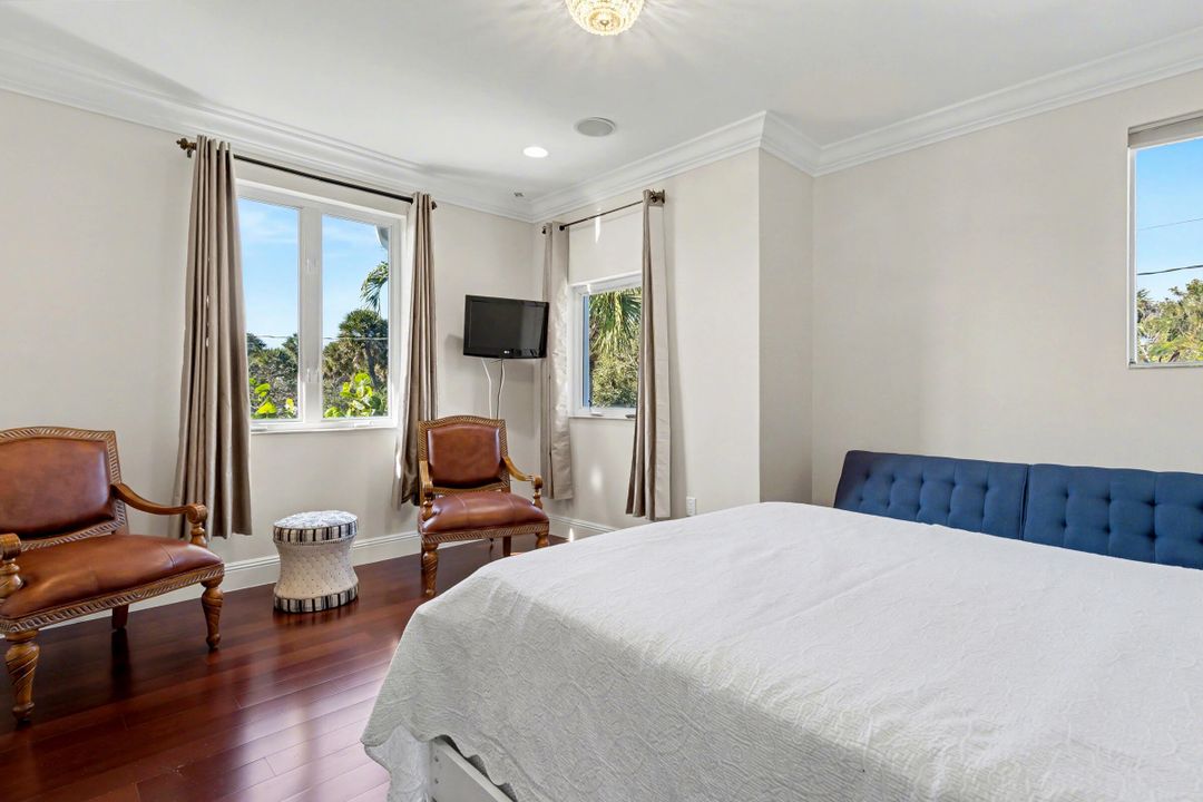 В аренду: $25,000 (5 спален, 6 ванн, 4783 Квадратных фут)