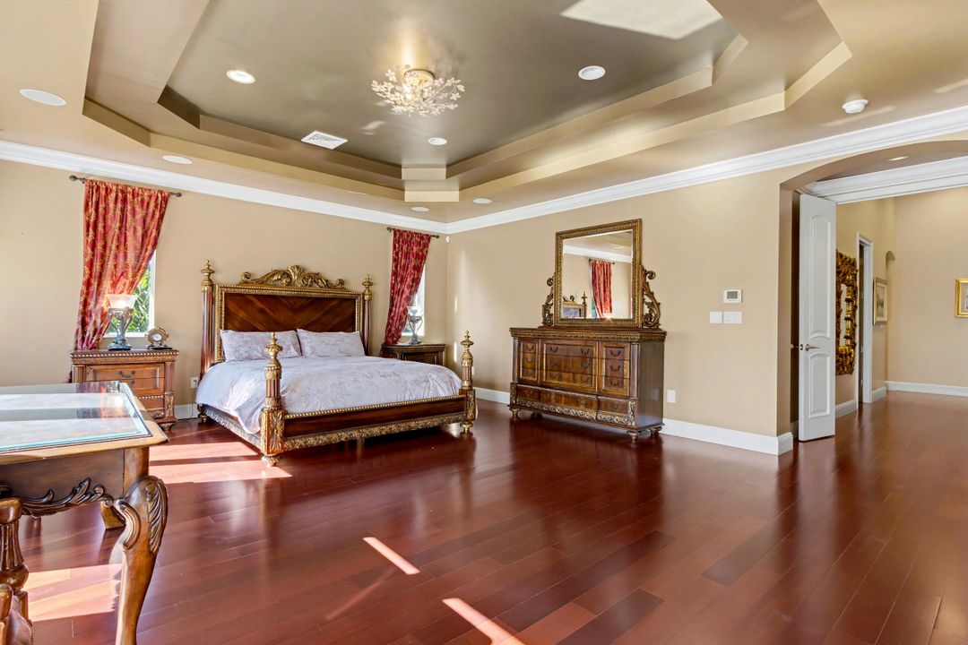 В аренду: $25,000 (5 спален, 6 ванн, 4783 Квадратных фут)