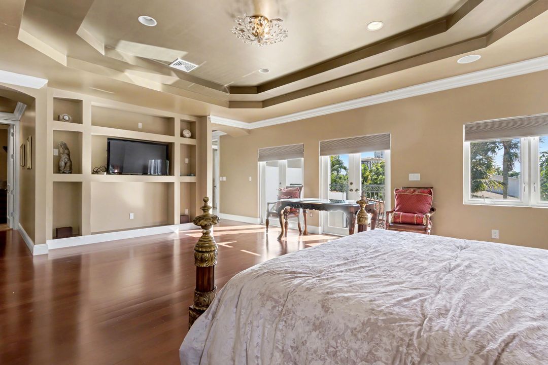 В аренду: $25,000 (5 спален, 6 ванн, 4783 Квадратных фут)