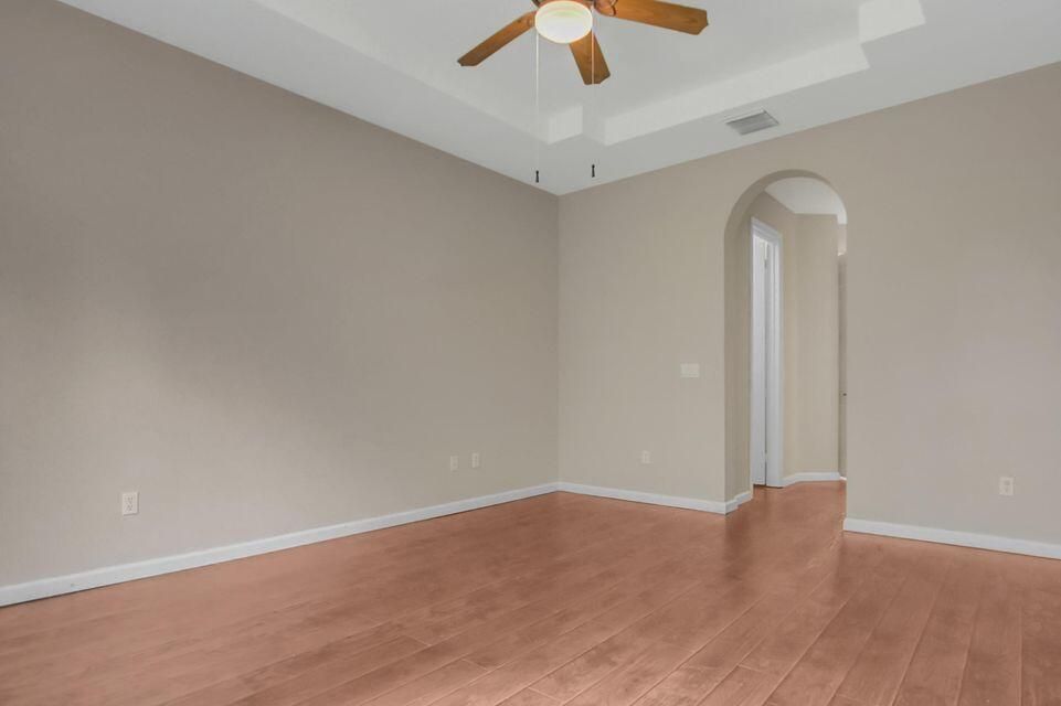 For Rent: $3,600 (3 beds, 2 baths, 1727 Square Feet)