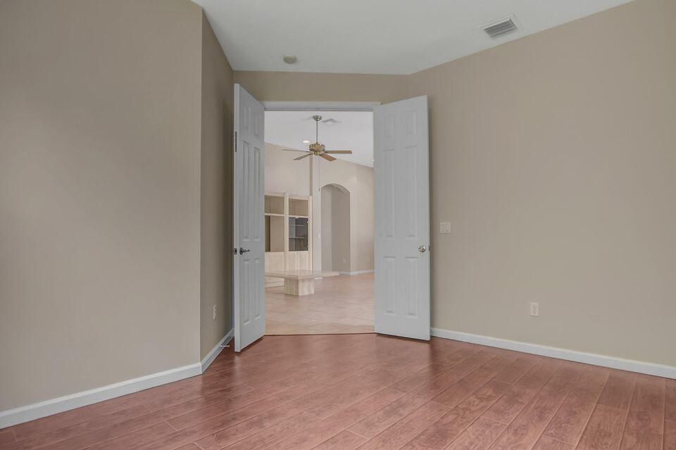 For Rent: $3,600 (3 beds, 2 baths, 1727 Square Feet)