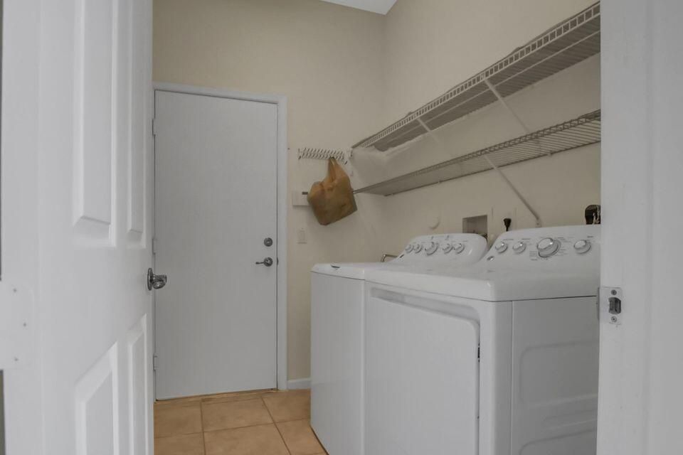 For Rent: $3,600 (3 beds, 2 baths, 1727 Square Feet)