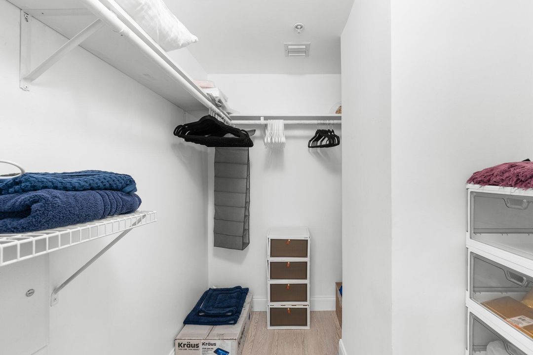 For Rent: $3,800 (1 beds, 1 baths, 755 Square Feet)