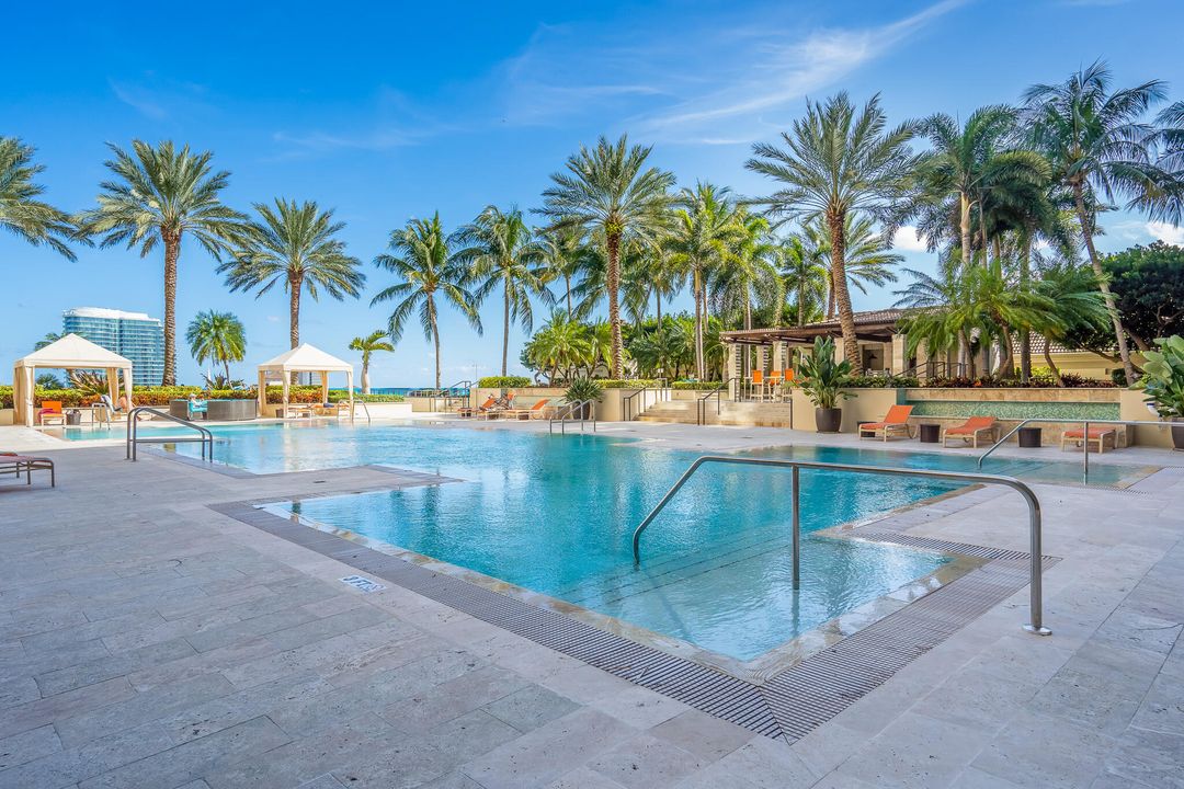 For Rent: $3,800 (1 beds, 1 baths, 755 Square Feet)