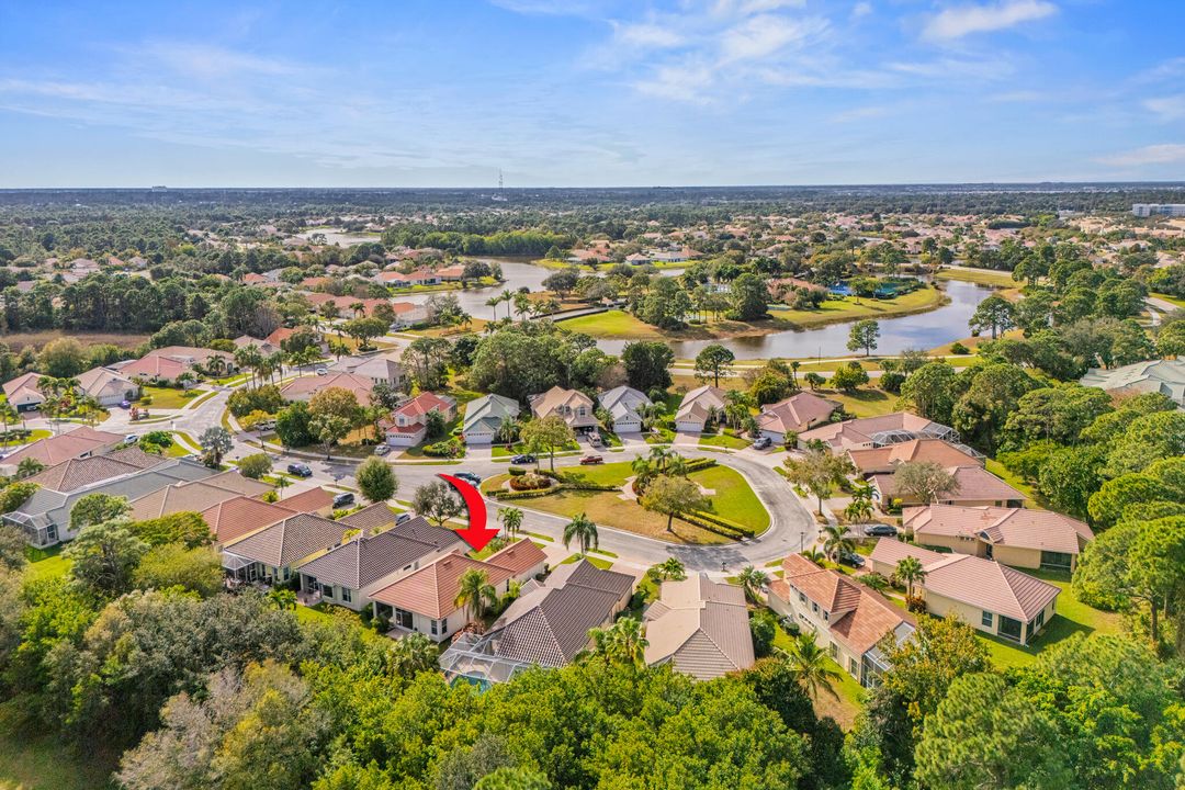 For Sale: $345,000 (2 beds, 2 baths, 1311 Square Feet)